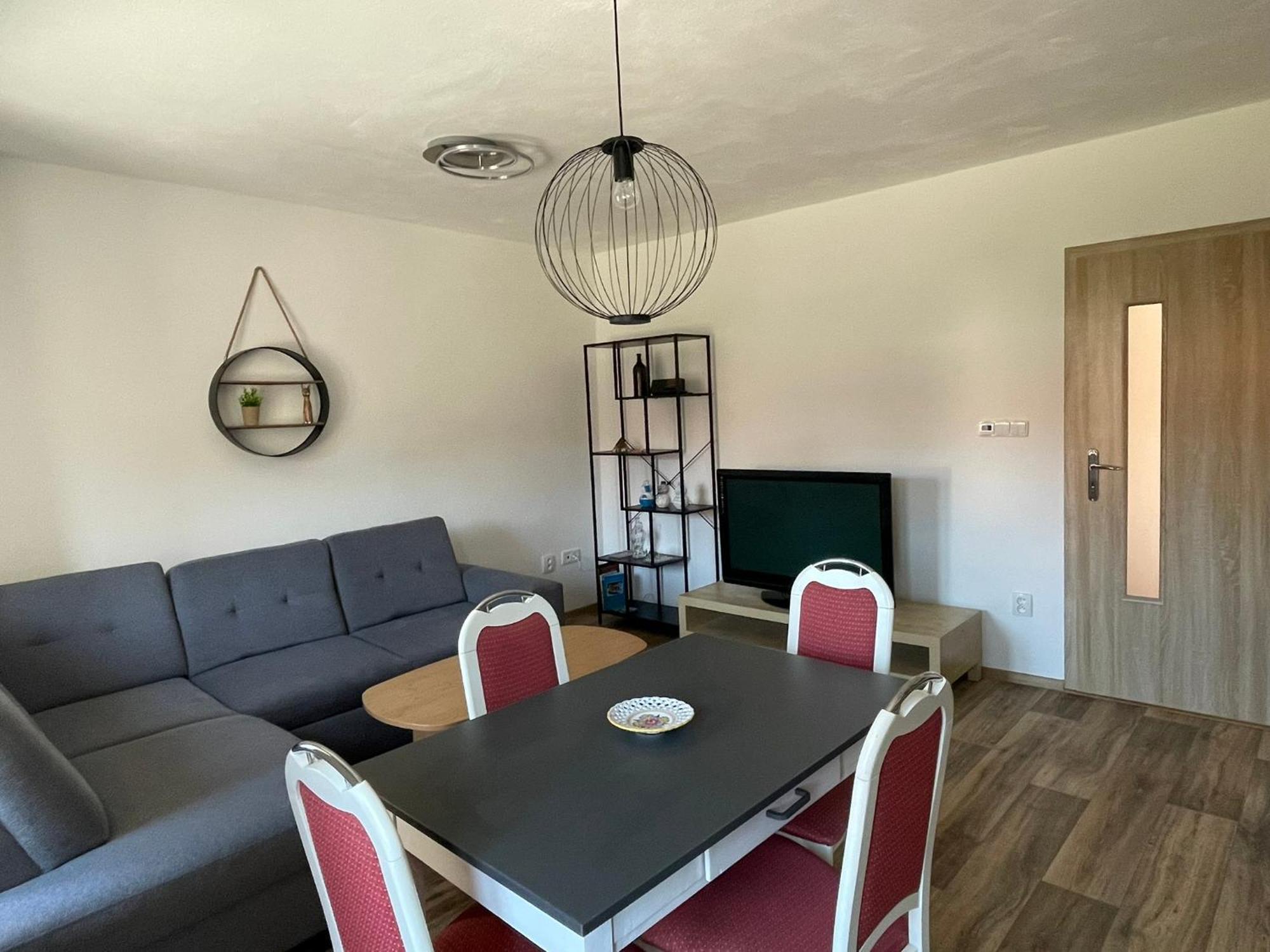 Apartman U Velke Brany Jemnice Ngoại thất bức ảnh